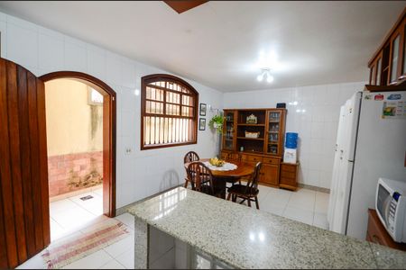 Casa à venda com 574m², 4 quartos e 3 vagasCozinha