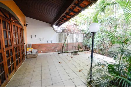 Casa à venda com 574m², 4 quartos e 3 vagasÁrea comum - Entrada