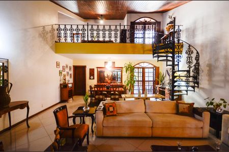 Casa à venda com 574m², 4 quartos e 3 vagasSala