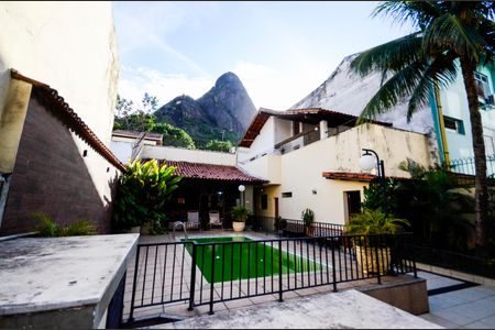 Casa à venda com 574m², 4 quartos e 3 vagasÁrea comum - Piscina