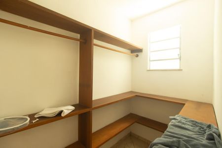 Casa para alugar com 548m², 5 quartos e 2 vagas Casa para alugar com 548m², 5 quartos e 2 vagasCloset do Quarto 1