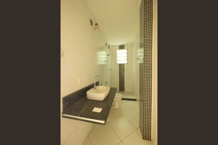Casa para alugar com 548m², 5 quartos e 2 vagas Casa para alugar com 548m², 5 quartos e 2 vagasBanheiro Social 2
