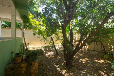Casa para alugar com 548m², 5 quartos e 2 vagas Casa para alugar com 548m², 5 quartos e 2 vagasQuintal