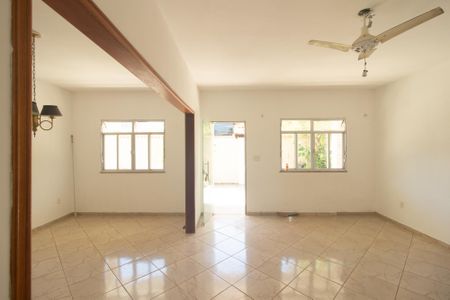 Casa para alugar com 548m², 5 quartos e 2 vagas Casa para alugar com 548m², 5 quartos e 2 vagasSala