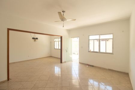 Casa para alugar com 548m², 5 quartos e 2 vagas Casa para alugar com 548m², 5 quartos e 2 vagasSala