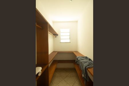 Casa para alugar com 548m², 5 quartos e 2 vagas Casa para alugar com 548m², 5 quartos e 2 vagasCloset do Quarto 1