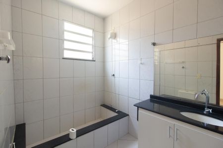 Casa para alugar com 548m², 5 quartos e 2 vagas Casa para alugar com 548m², 5 quartos e 2 vagasBanheiro da Suíte