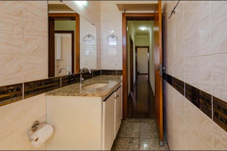 Apartamento à venda com 180m², 3 quartos e 2 vagasBanheiro