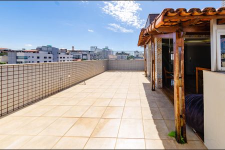 Apartamento à venda com 180m², 3 quartos e 2 vagasCobertura