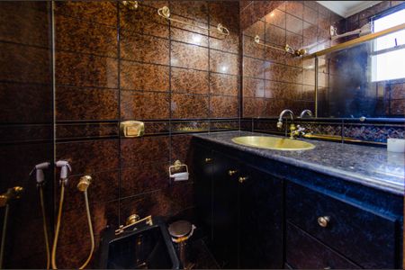 Apartamento à venda com 180m², 3 quartos e 2 vagasBanheiro suíte