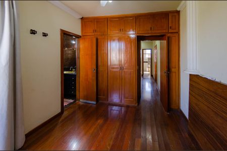 Apartamento à venda com 180m², 3 quartos e 2 vagasSuíte