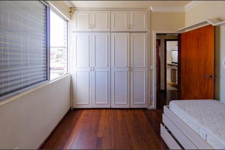 Apartamento à venda com 180m², 3 quartos e 2 vagasQuarto 2