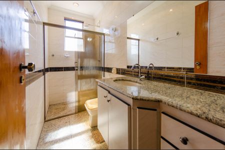 Apartamento à venda com 180m², 3 quartos e 2 vagasBanheiro