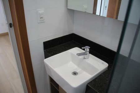 Apartamento à venda com 60m², 2 quartos e 1 vagaBanheiro Quarto 1