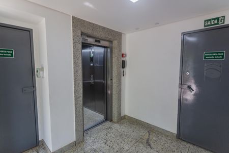 Apartamento para alugar com 134m², 2 quartos e 3 vagas Apartamento para alugar com 134m², 2 quartos e 3 vagasHall de Entrada