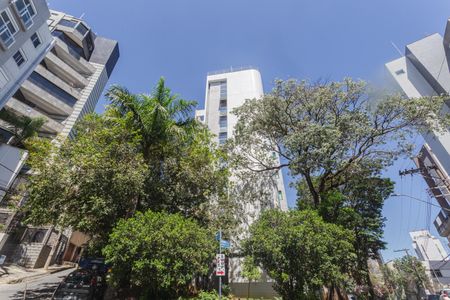 Apartamento para alugar com 134m², 2 quartos e 3 vagas Apartamento para alugar com 134m², 2 quartos e 3 vagasFachada