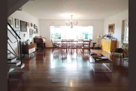 Casa à venda com 430m², 4 quartos e 5 vagas