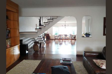 Casa à venda com 430m², 4 quartos e 5 vagas