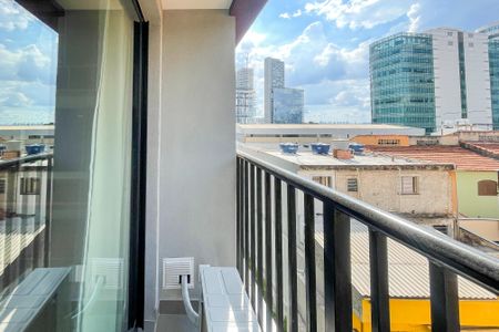 Studio para alugar com 24m², 1 quarto e sem vaga Studio para alugar com 24m², 1 quarto e sem vagaVaranda