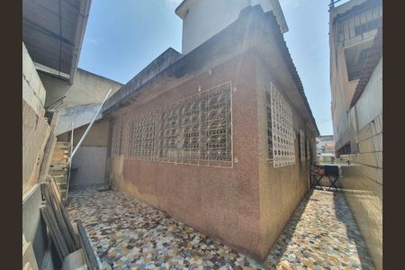 Casa à venda com 150m², 4 quartos e 3 vagas Casa à venda com 150m², 4 quartos e 3 vagasÁrea Externa