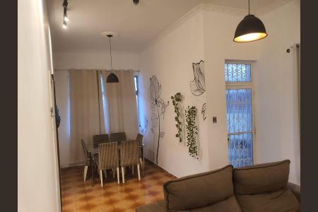 Casa à venda com 150m², 4 quartos e 3 vagas Casa à venda com 150m², 4 quartos e 3 vagasSala