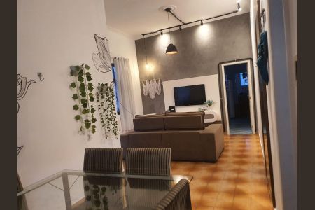 Casa à venda com 150m², 4 quartos e 3 vagas Casa à venda com 150m², 4 quartos e 3 vagasSala