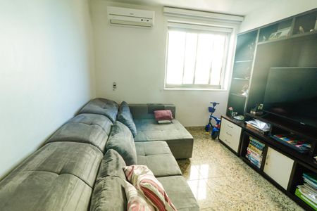 Apartamento à venda com 150m², 5 quartos e 3 vagas Apartamento à venda com 150m², 5 quartos e 3 vagasSala 2