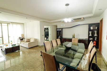 Apartamento à venda com 150m², 5 quartos e 3 vagas Apartamento à venda com 150m², 5 quartos e 3 vagasSala