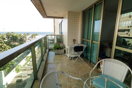 Apartamento à venda com 150m², 5 quartos e 3 vagas Apartamento à venda com 150m², 5 quartos e 3 vagasSacada