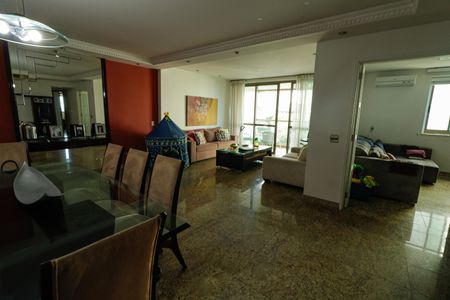 Apartamento à venda com 150m², 5 quartos e 3 vagas Apartamento à venda com 150m², 5 quartos e 3 vagasSala