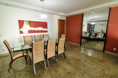 Apartamento à venda com 150m², 5 quartos e 3 vagas Apartamento à venda com 150m², 5 quartos e 3 vagasSala