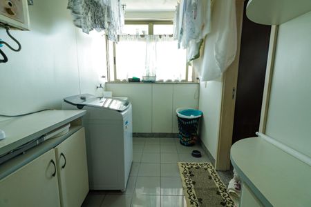 Apartamento à venda com 150m², 5 quartos e 3 vagas Apartamento à venda com 150m², 5 quartos e 3 vagasÁrea de Serviço