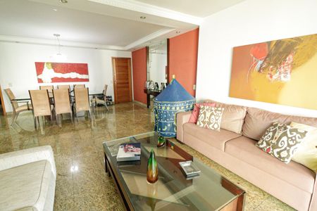 Apartamento à venda com 150m², 5 quartos e 3 vagas Apartamento à venda com 150m², 5 quartos e 3 vagasSala