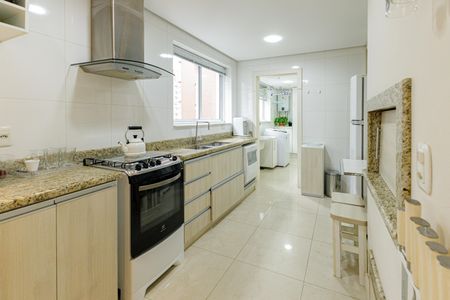 Apartamento à venda com 93m², 2 quartos e 2 vagas Apartamento à venda com 93m², 2 quartos e 2 vagasCozinha