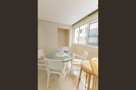 Apartamento à venda com 93m², 2 quartos e 2 vagas Apartamento à venda com 93m², 2 quartos e 2 vagasSala