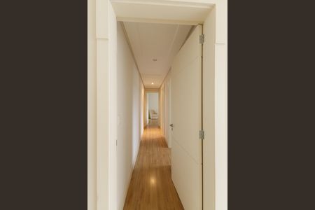 Apartamento à venda com 93m², 2 quartos e 2 vagas Apartamento à venda com 93m², 2 quartos e 2 vagasCorredor