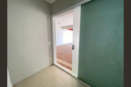 Casa de condomínio para alugar com 322m², 4 quartos e 3 vagas Casa de condomínio para alugar com 322m², 4 quartos e 3 vagasEscritório