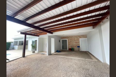 Casa de condomínio para alugar com 322m², 4 quartos e 3 vagas Casa de condomínio para alugar com 322m², 4 quartos e 3 vagasGaragem