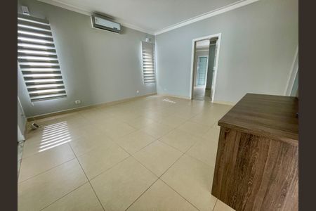 Casa de condomínio para alugar com 322m², 4 quartos e 3 vagas Casa de condomínio para alugar com 322m², 4 quartos e 3 vagasSala de TV