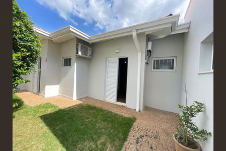 Casa de condomínio para alugar com 322m², 4 quartos e 3 vagas Casa de condomínio para alugar com 322m², 4 quartos e 3 vagasÁrea externa