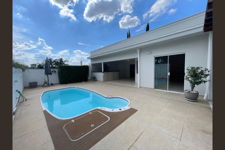 Casa de condomínio para alugar com 322m², 4 quartos e 3 vagas Casa de condomínio para alugar com 322m², 4 quartos e 3 vagasPiscina