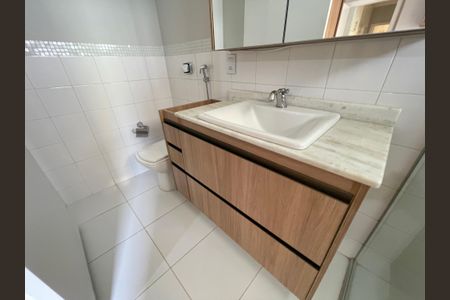 Casa de condomínio para alugar com 322m², 4 quartos e 3 vagas Casa de condomínio para alugar com 322m², 4 quartos e 3 vagasSuíte 3