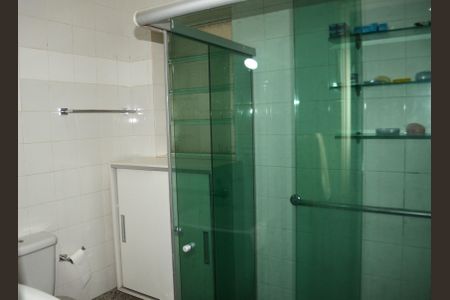 Apartamento à venda com 77m², 3 quartos e 1 vagaDetalhe do banheiro