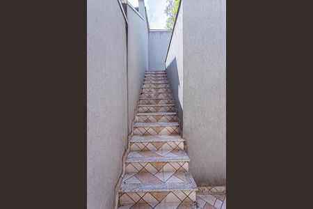 Casa à venda com 181m², 3 quartos e 4 vagasEscada