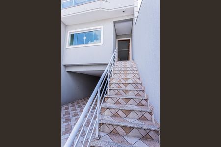 Casa à venda com 181m², 3 quartos e 4 vagasEscada