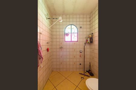 Casa à venda com 250m², 6 quartos e 5 vagasBanheiro 1