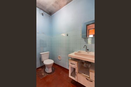 Casa à venda com 250m², 6 quartos e 5 vagasBanheiro 2