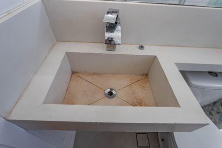 Apartamento à venda com 51m², 2 quartos e 1 vaga Apartamento à venda com 51m², 2 quartos e 1 vagaBanheiro