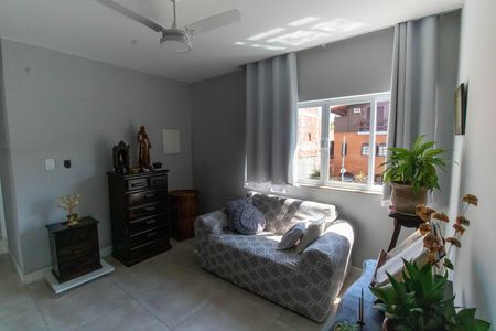 Casa à venda com 296m², 5 quartos e 4 vagasHall