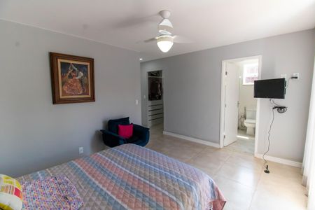 Casa à venda com 296m², 5 quartos e 4 vagasSuíte 2